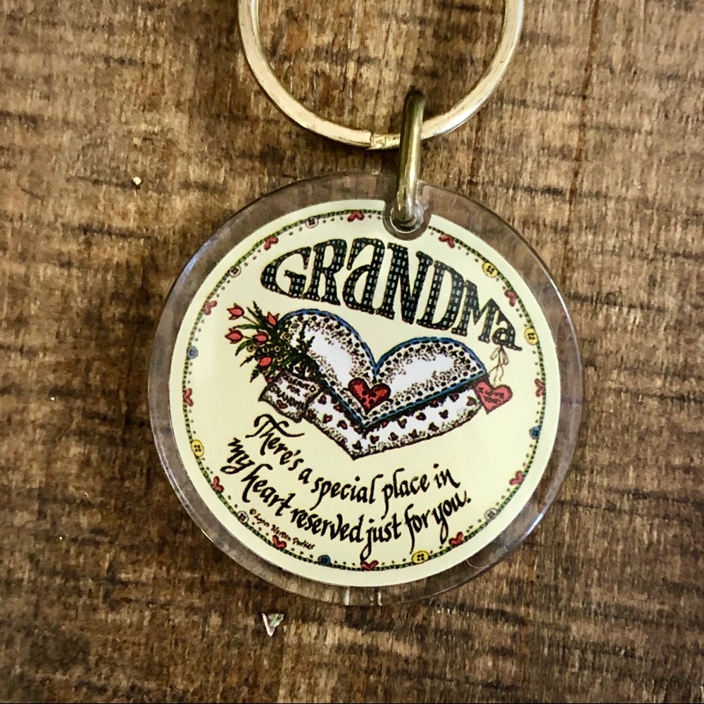 Gift Grandma Keyring - Picture 2 of 4